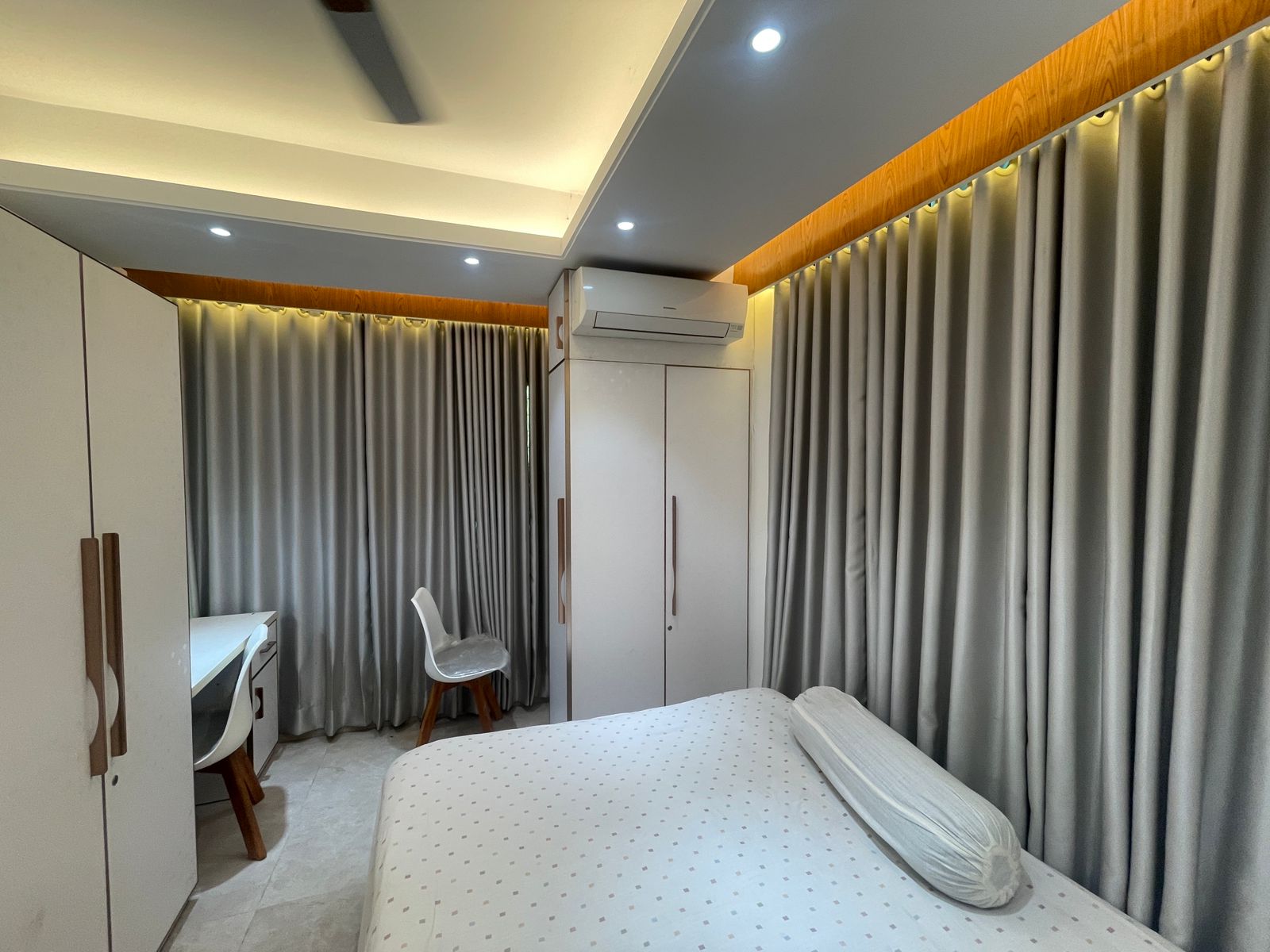Cozy AC Studio Apartment With Attached Washroom at South Banasree - ৳ ...