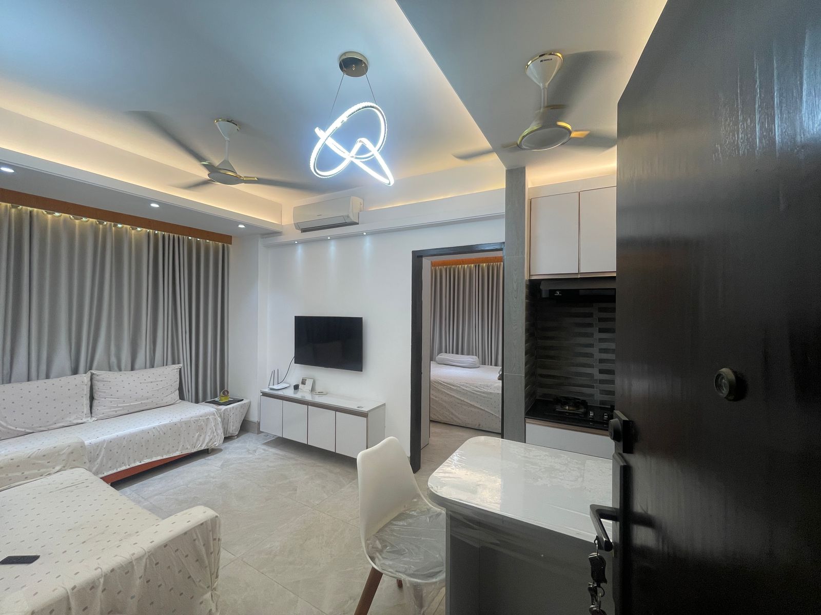 Cozy AC Studio Apartment With Attached Washroom at South Banasree - ৳ ...